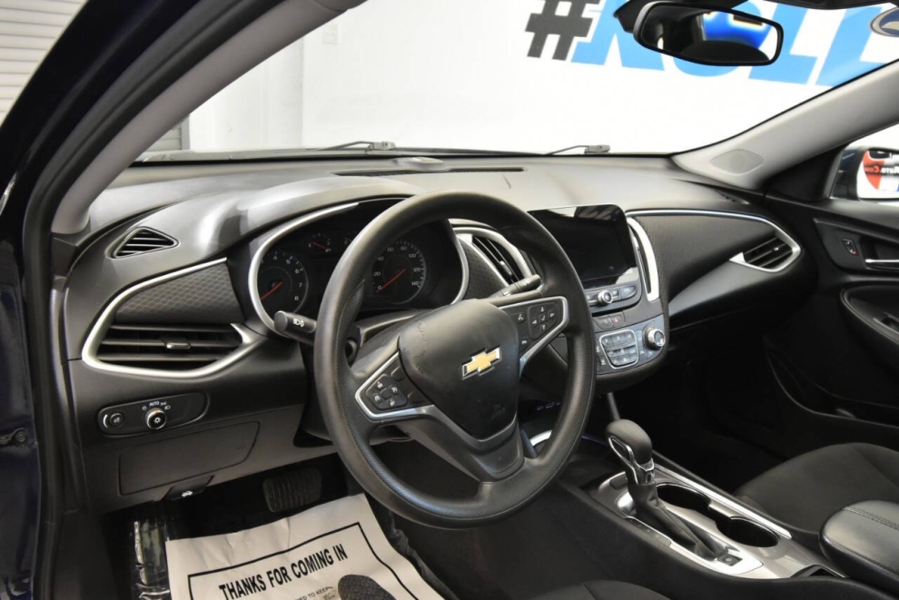 2022 Chevrolet Malibu LT 4dr Sedan, Blue, Mileage: 64,374 - photo 10