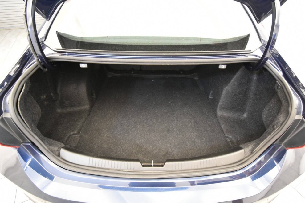 2022 Chevrolet Malibu LT 4dr Sedan, Blue, Mileage: 64,374 - photo 35