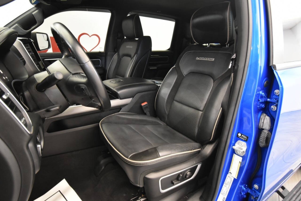 2022 RAM 1500 Laramie 4x4 4dr Crew Cab 5.6 ft. SB Pickup, Blue, Mileage: 75,805 - photo 10
