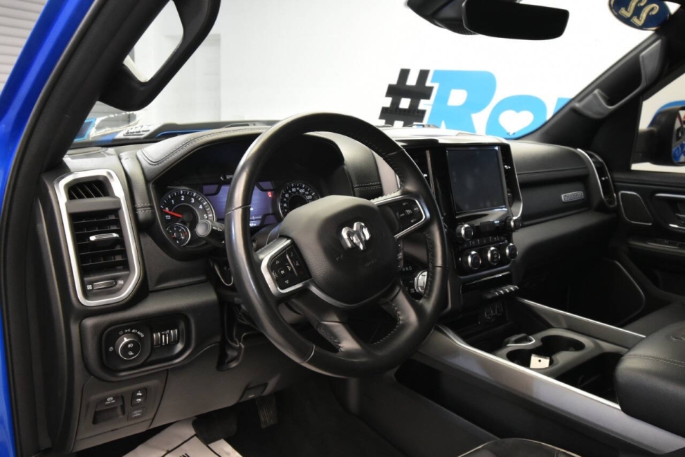 2022 RAM 1500 Laramie 4x4 4dr Crew Cab 5.6 ft. SB Pickup, Blue, Mileage: 75,805 - photo 11