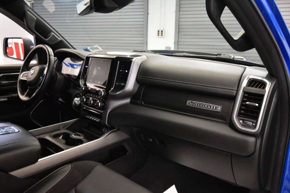 2022 RAM 1500 Laramie 4x4 4dr Crew Cab 5.6 ft. SB Pickup, Blue, Mileage: 75,805 - photo 15