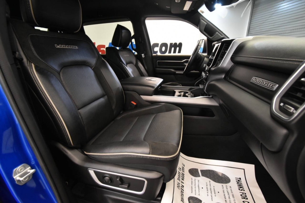 2022 RAM 1500 Laramie 4x4 4dr Crew Cab 5.6 ft. SB Pickup, Blue, Mileage: 75,805 - photo 16