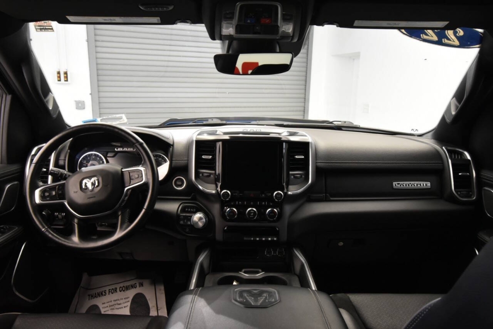 2022 RAM 1500 Laramie 4x4 4dr Crew Cab 5.6 ft. SB Pickup, Blue, Mileage: 75,805 - photo 19