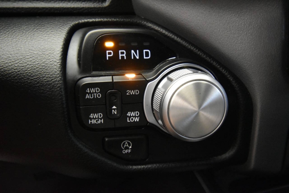 2022 RAM 1500 Laramie 4x4 4dr Crew Cab 5.6 ft. SB Pickup, Blue, Mileage: 75,805 - photo 21