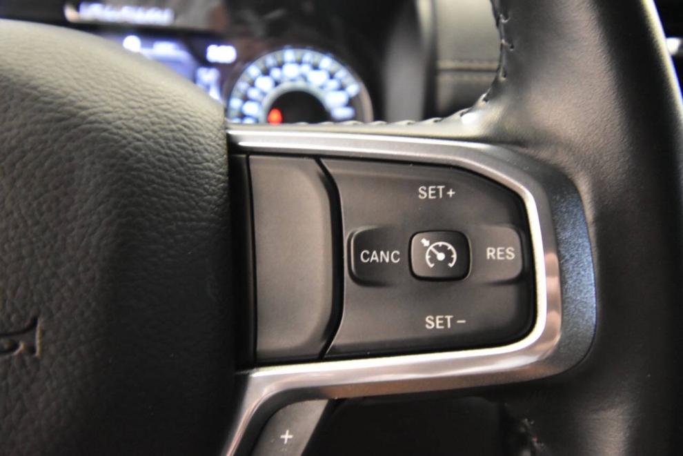 2022 RAM 1500 Laramie 4x4 4dr Crew Cab 5.6 ft. SB Pickup, Blue, Mileage: 75,805 - photo 29