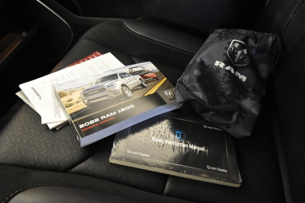 2022 RAM 1500 Laramie 4x4 4dr Crew Cab 5.6 ft. SB Pickup, Blue, Mileage: 75,805 - photo 34