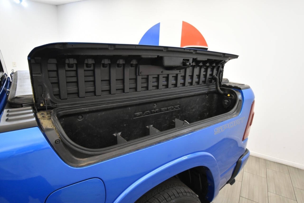 2022 RAM 1500 Laramie 4x4 4dr Crew Cab 5.6 ft. SB Pickup, Blue, Mileage: 75,805 - photo 38