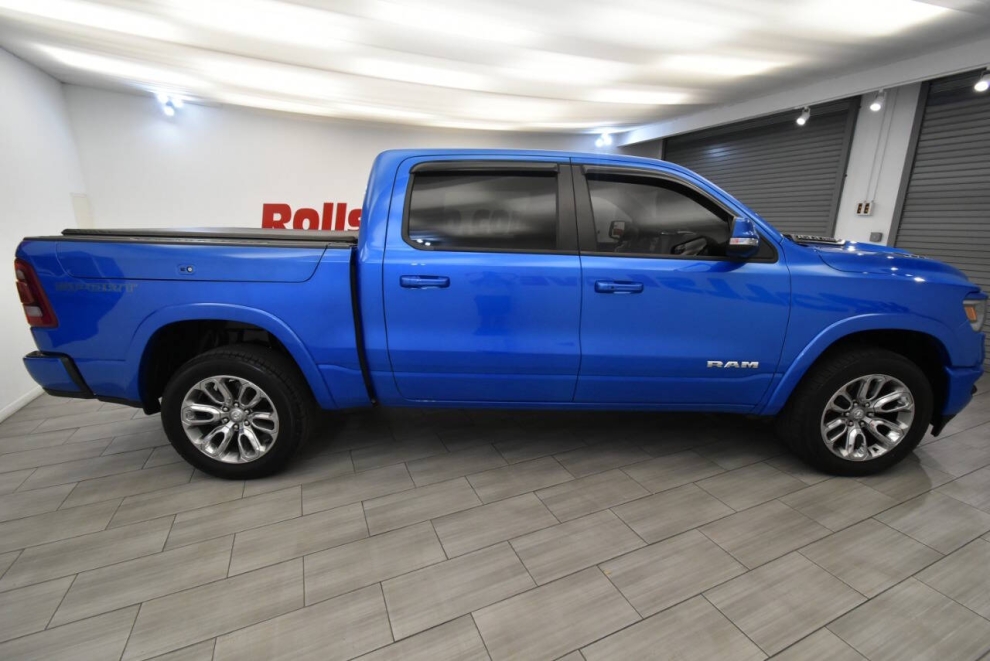 2022 RAM 1500 Laramie 4x4 4dr Crew Cab 5.6 ft. SB Pickup, Blue, Mileage: 75,805 - photo 5