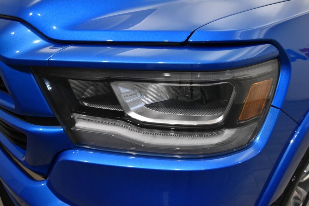 2022 RAM 1500 Laramie 4x4 4dr Crew Cab 5.6 ft. SB Pickup, Blue, Mileage: 75,805 - photo 7