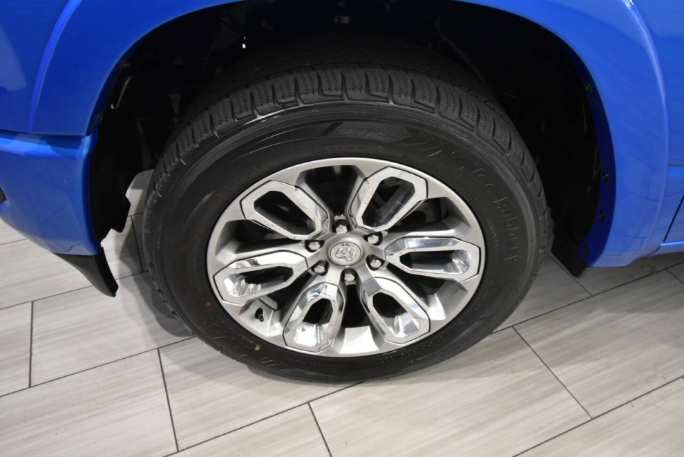2022 RAM 1500 Laramie 4x4 4dr Crew Cab 5.6 ft. SB Pickup, Blue, Mileage: 75,805 - photo 8