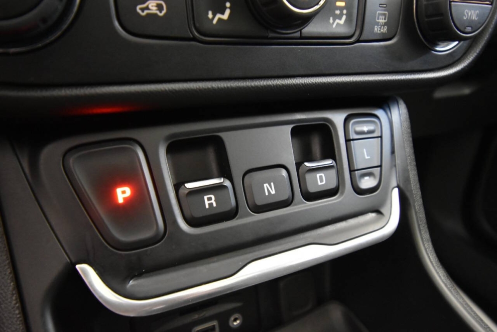 2020 GMC Terrain SLT 4x4 4dr SUV, Black, Mileage: 91,519 - photo 20