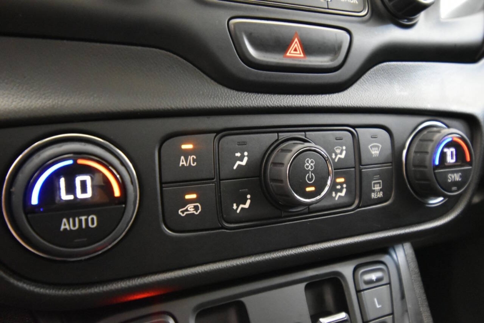 2020 GMC Terrain SLT 4x4 4dr SUV, Black, Mileage: 91,519 - photo 22