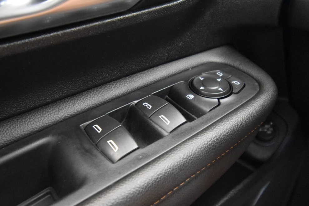 2020 GMC Terrain SLT 4x4 4dr SUV, Black, Mileage: 91,519 - photo 30