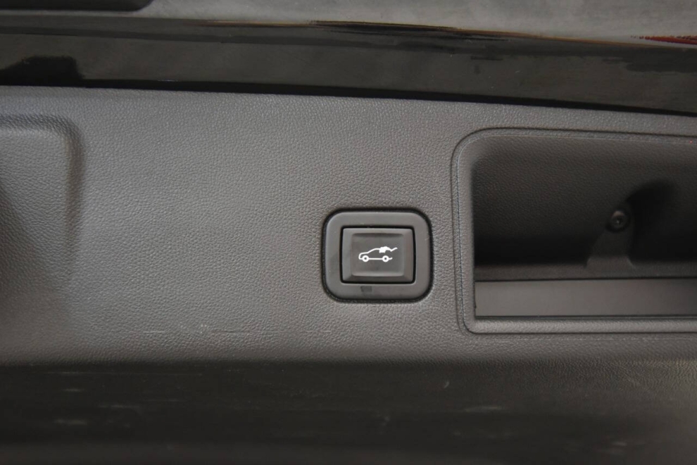 2020 GMC Terrain SLT 4x4 4dr SUV, Black, Mileage: 91,519 - photo 33