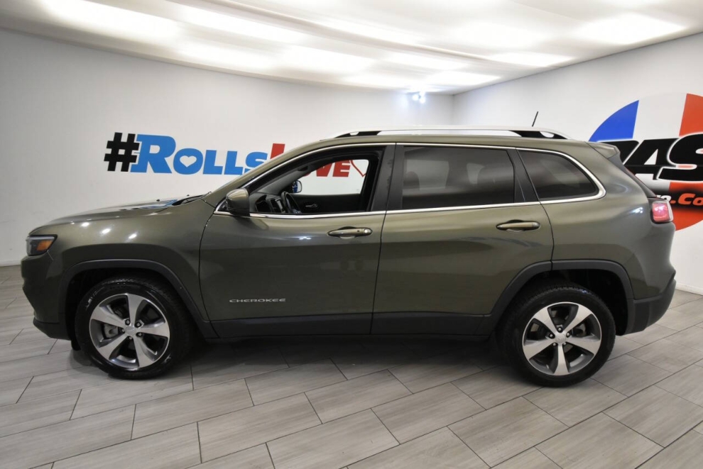 2021 Jeep Cherokee Limited 4dr SUV, Green, Mileage: 89,827 - photo 1
