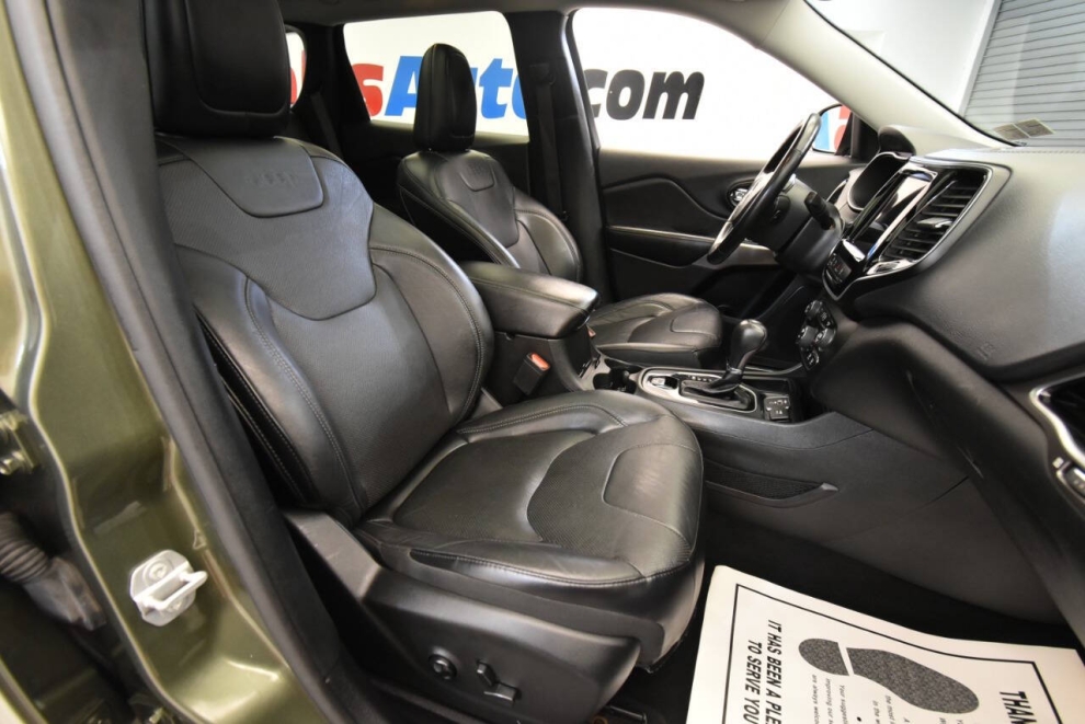 2021 Jeep Cherokee Limited 4dr SUV, Green, Mileage: 89,827 - photo 15