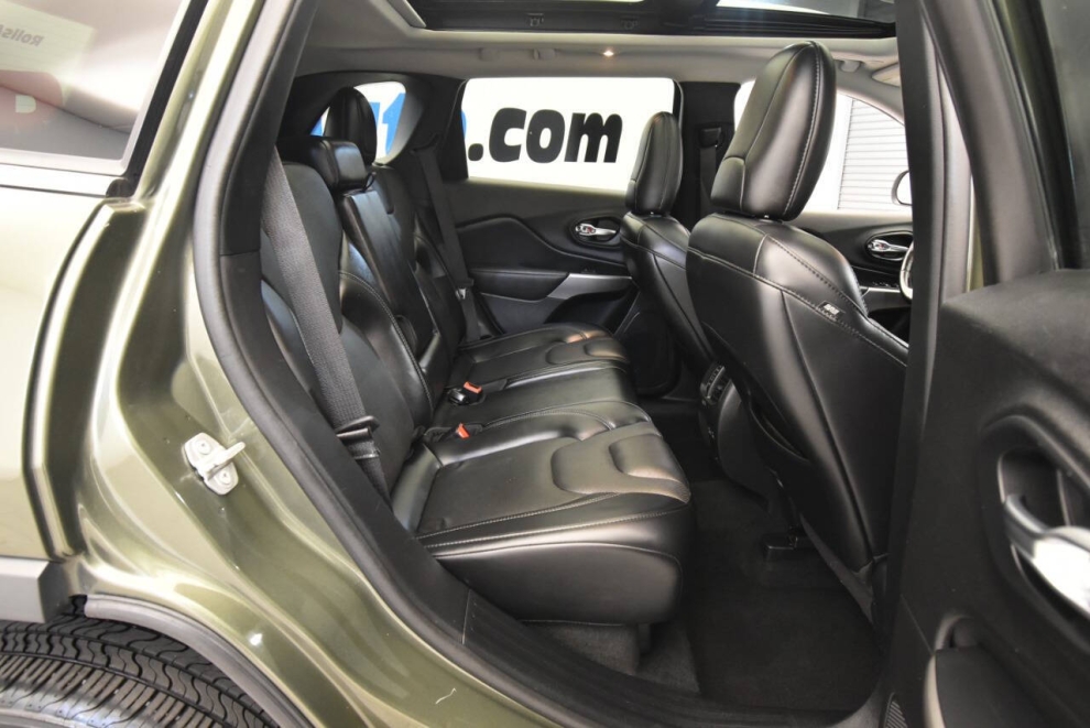 2021 Jeep Cherokee Limited 4dr SUV, Green, Mileage: 89,827 - photo 16