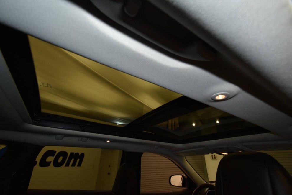 2021 Jeep Cherokee Limited 4dr SUV, Green, Mileage: 89,827 - photo 17