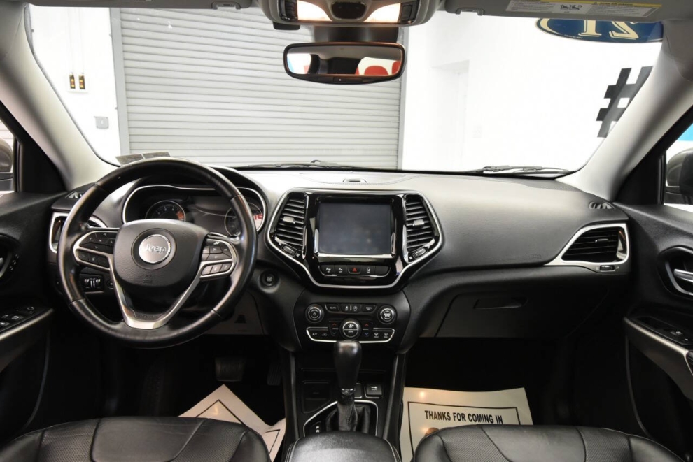 2021 Jeep Cherokee Limited 4dr SUV, Green, Mileage: 89,827 - photo 18