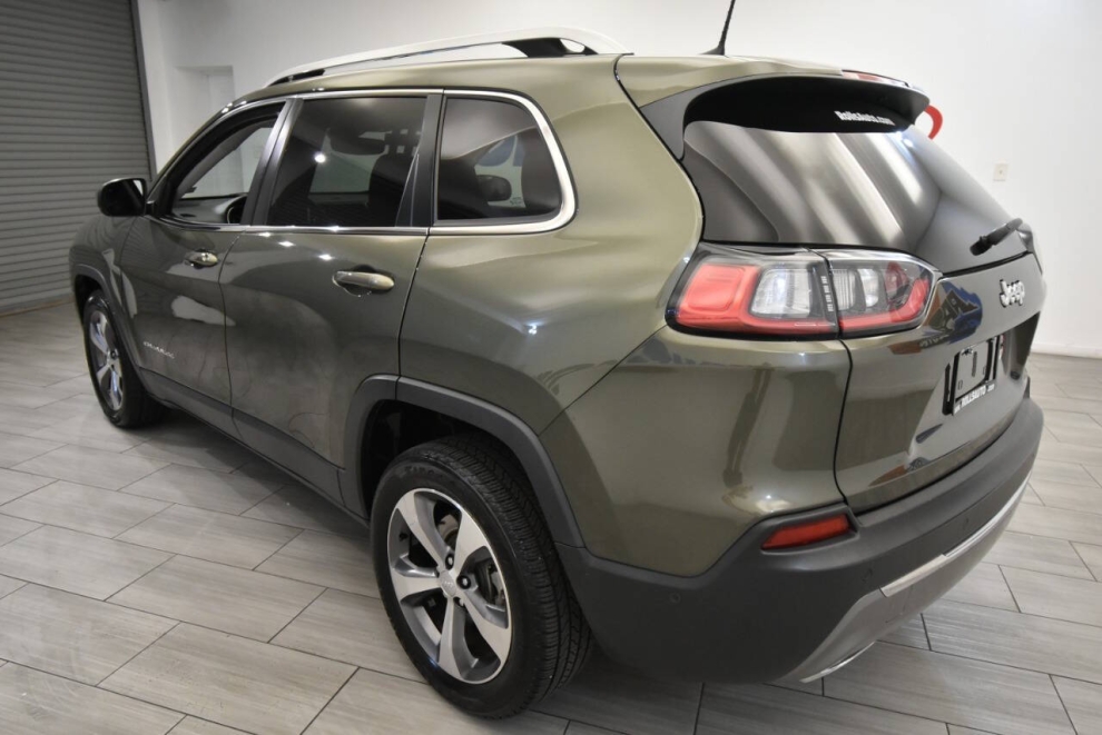 2021 Jeep Cherokee Limited 4dr SUV, Green, Mileage: 89,827 - photo 2