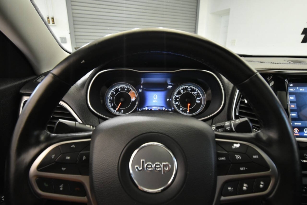 2021 Jeep Cherokee Limited 4dr SUV, Green, Mileage: 89,827 - photo 25