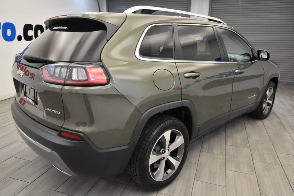 2021 Jeep Cherokee Limited 4dr SUV, Green, Mileage: 89,827 - photo 4