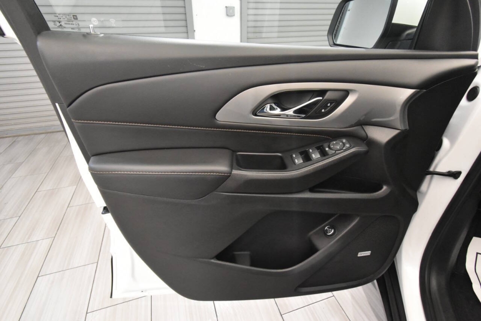 2021 Chevrolet Traverse RS 4x4 4dr SUV, Blanco, Mileage: 101,148 - photo 11