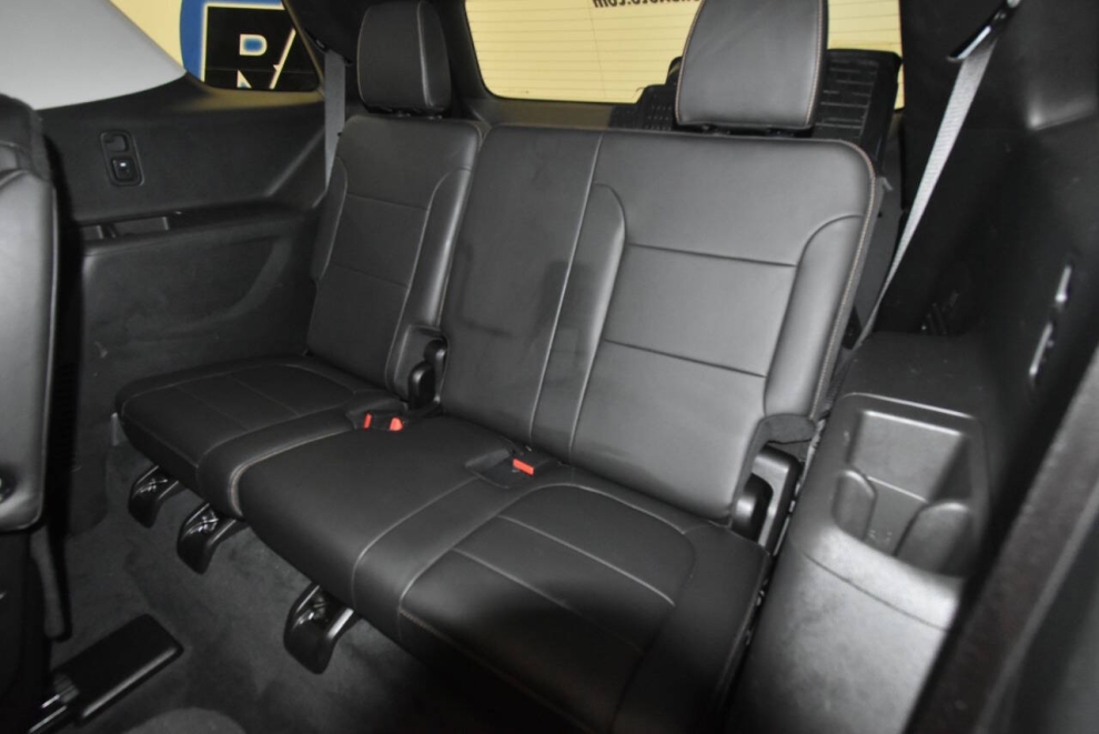 2021 Chevrolet Traverse RS 4x4 4dr SUV, Blanco, Mileage: 101,148 - photo 14