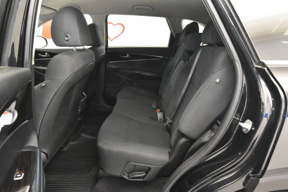 2019 Kia Sorento L, Black, Mileage: 69,091 - photo 12