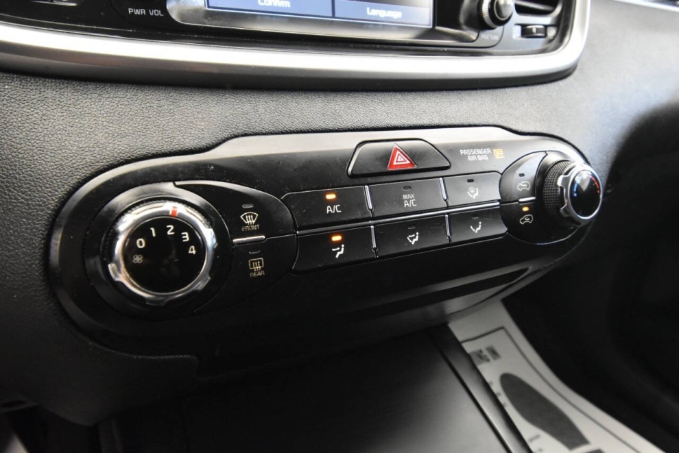 2019 Kia Sorento L, Black, Mileage: 69,091 - photo 20