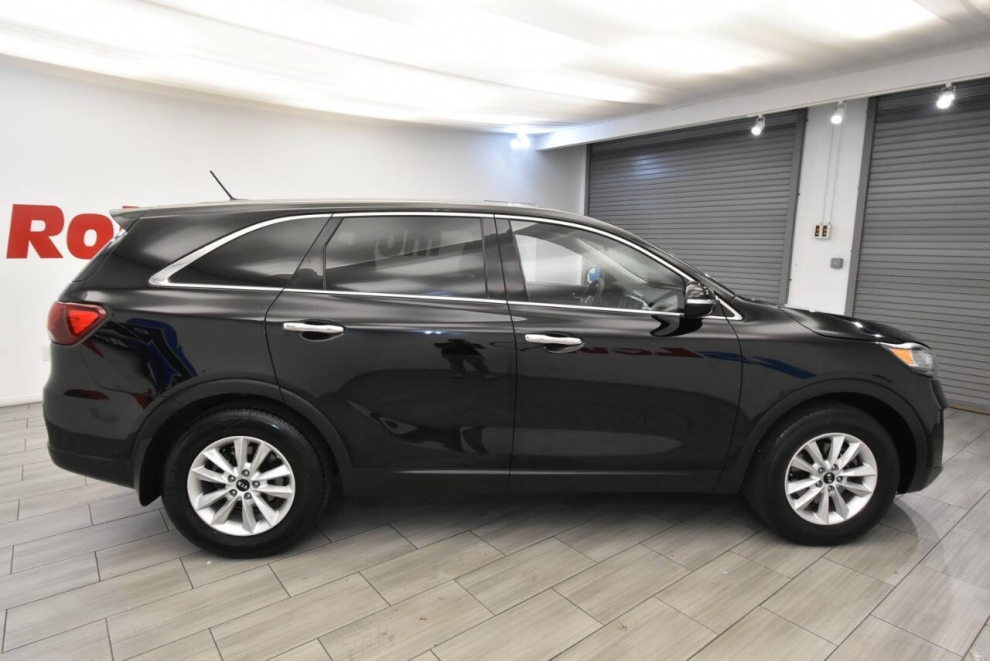 2019 Kia Sorento L, Black, Mileage: 69,091 - photo 5
