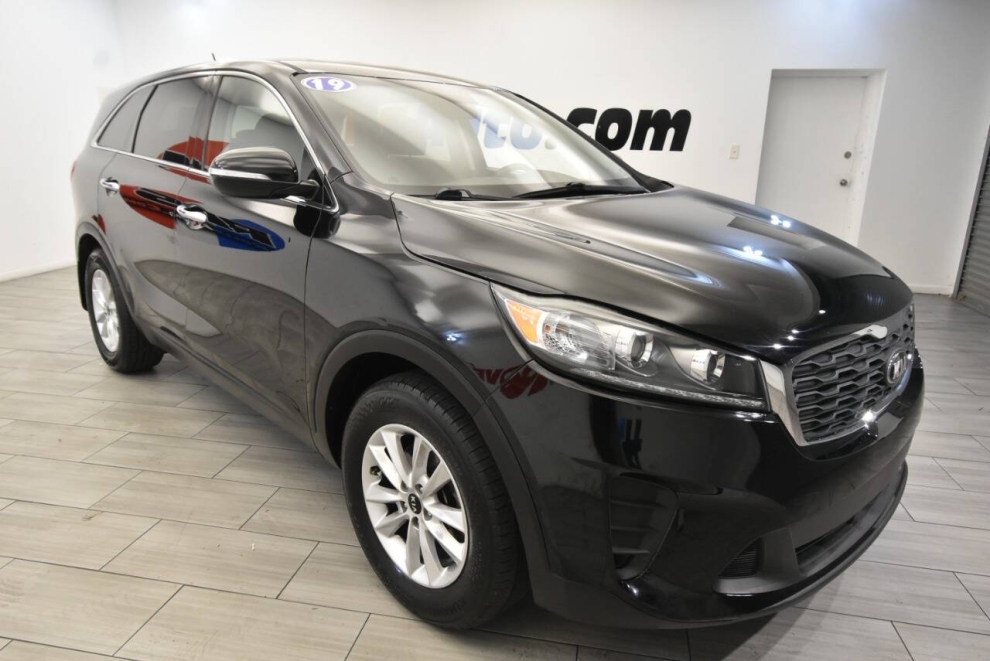 2019 Kia Sorento L, Black, Mileage: 69,091 - photo 6
