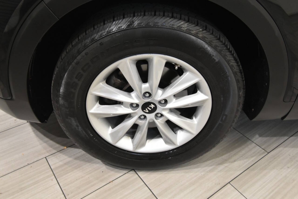 2019 Kia Sorento L, Black, Mileage: 69,091 - photo 8