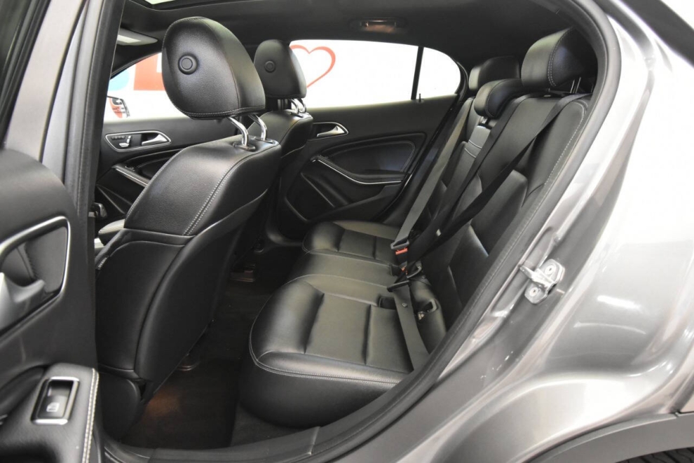 2018 Mercedes-Benz GLA GLA 250 4MATIC AWD 4dr SUV, Gray, Mileage: 65,707 - photo 12