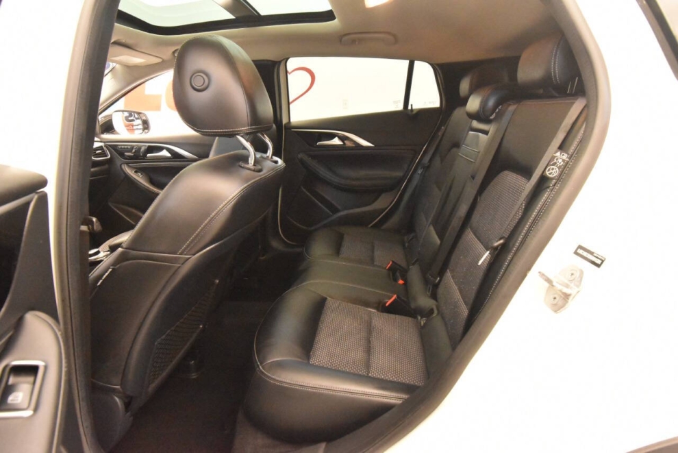2019 Infiniti QX30 Luxe, W, Mileage: 68,661 - photo 12