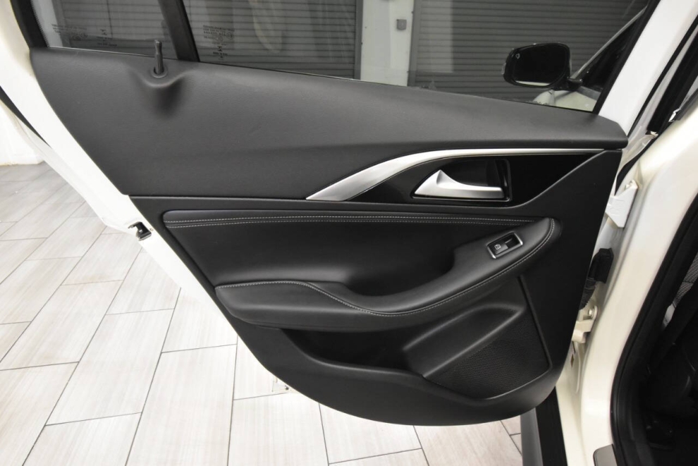 2019 Infiniti QX30 Luxe, W, Mileage: 68,661 - photo 13