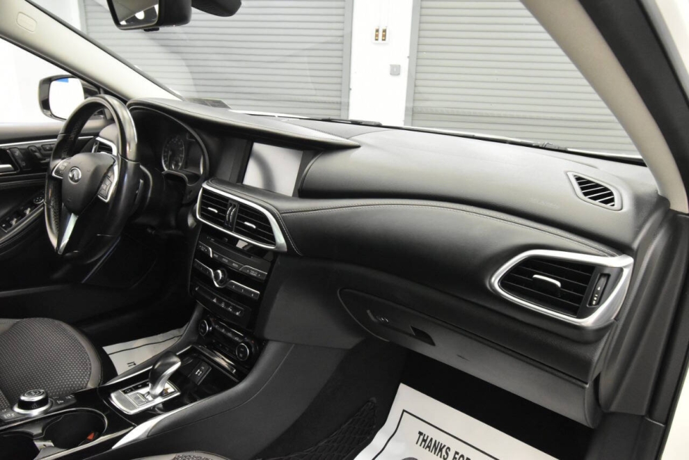 2019 Infiniti QX30 Luxe, W, Mileage: 68,661 - photo 14