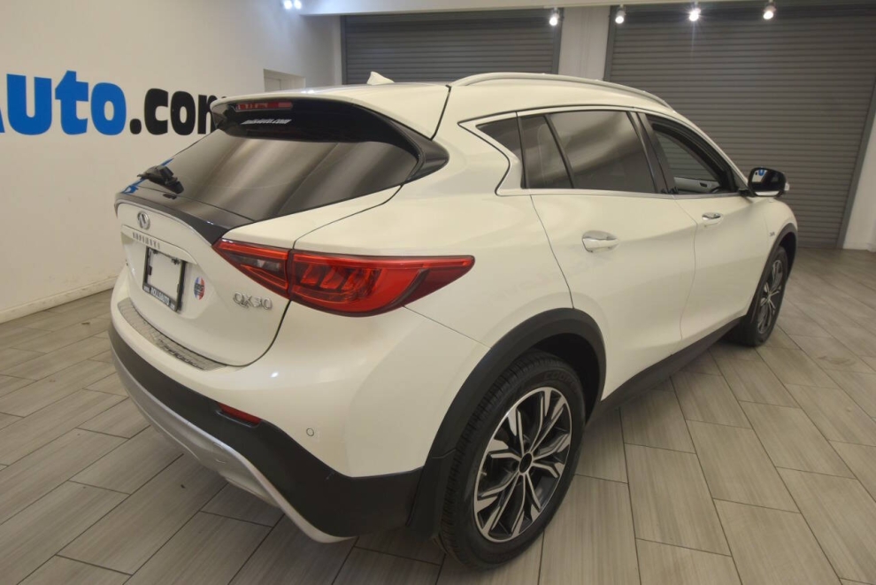 2019 Infiniti QX30 Luxe, W, Mileage: 68,661 - photo 4