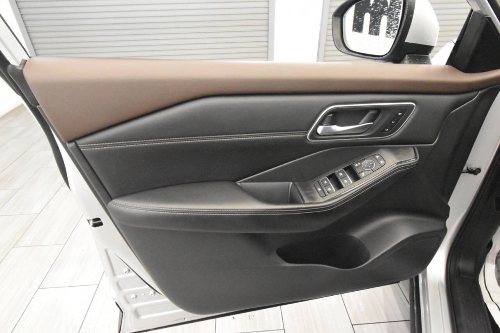 2021 Nissan Rogue SL AWD 4dr Crossover, Plata, Mileage: 81,664 - photo 11