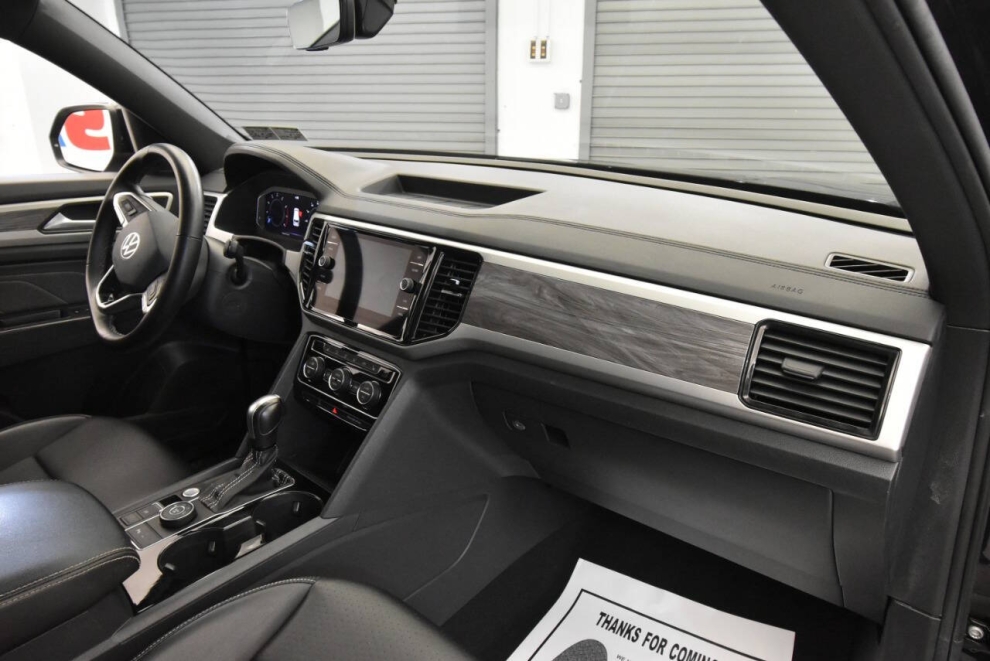 2022 Volkswagen Atlas Cross Sport V6 SE 4Motion AWD 4dr SUV w/Technology, Black, Mileage: 71,651 - photo 14