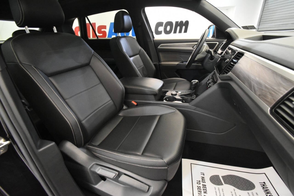 2022 Volkswagen Atlas Cross Sport V6 SE 4Motion AWD 4dr SUV w/Technology, Black, Mileage: 71,651 - photo 15
