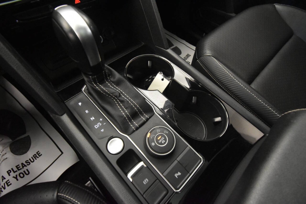 2022 Volkswagen Atlas Cross Sport V6 SE 4Motion AWD 4dr SUV w/Technology, Black, Mileage: 71,651 - photo 20