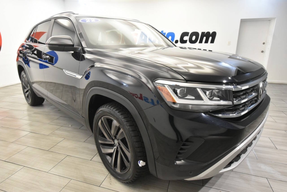 2022 Volkswagen Atlas Cross Sport V6 SE 4Motion AWD 4dr SUV w/Technology, Black, Mileage: 71,651 - photo 6