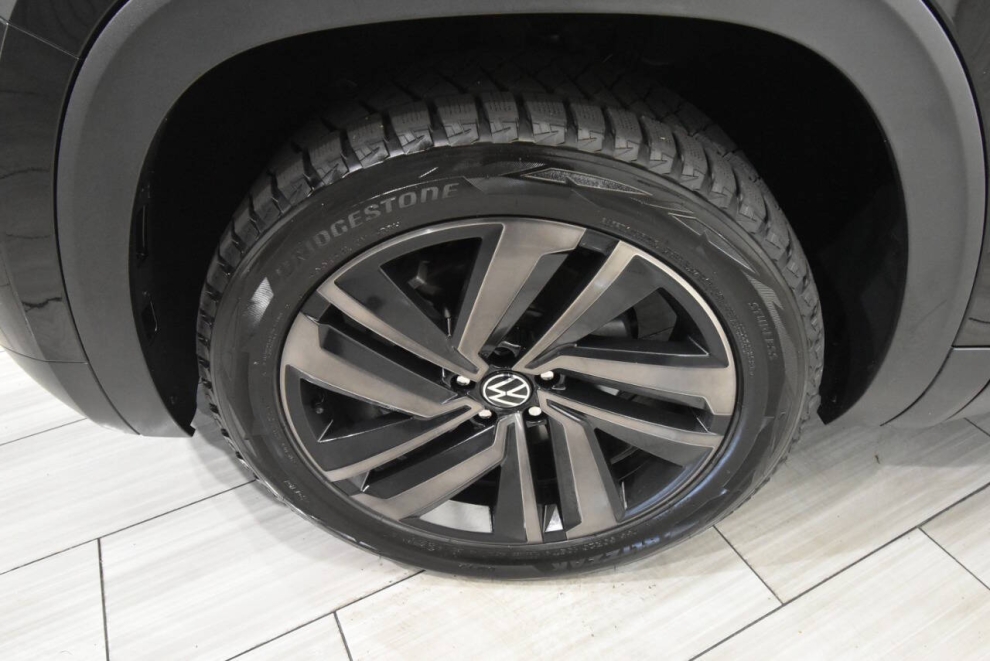 2022 Volkswagen Atlas Cross Sport V6 SE 4Motion AWD 4dr SUV w/Technology, Black, Mileage: 71,651 - photo 8