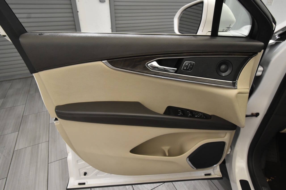 2019 Lincoln Nautilus Reserve AWD 4dr SUV, White, Mileage: 81,335 - photo 11