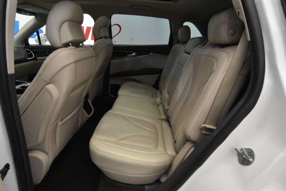 2019 Lincoln Nautilus Reserve AWD 4dr SUV, White, Mileage: 81,335 - photo 12