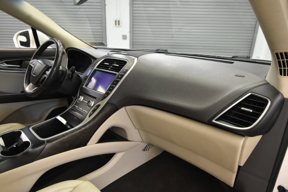 2019 Lincoln Nautilus Reserve AWD 4dr SUV, White, Mileage: 81,335 - photo 14