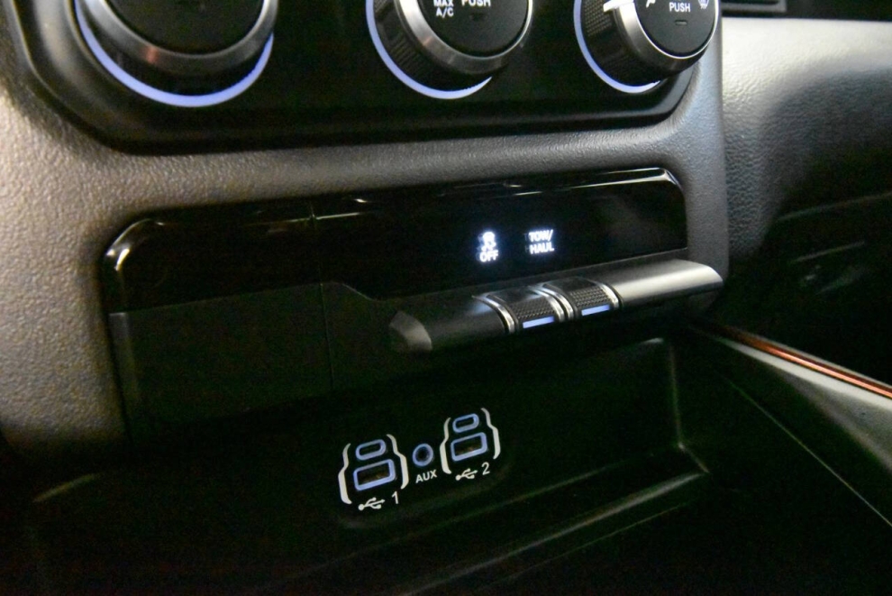 2019 RAM 1500 Rebel 4x4 4dr Quad Cab 6.4 ft. SB Pickup, Blanco, Mileage: 103,430 - photo 22