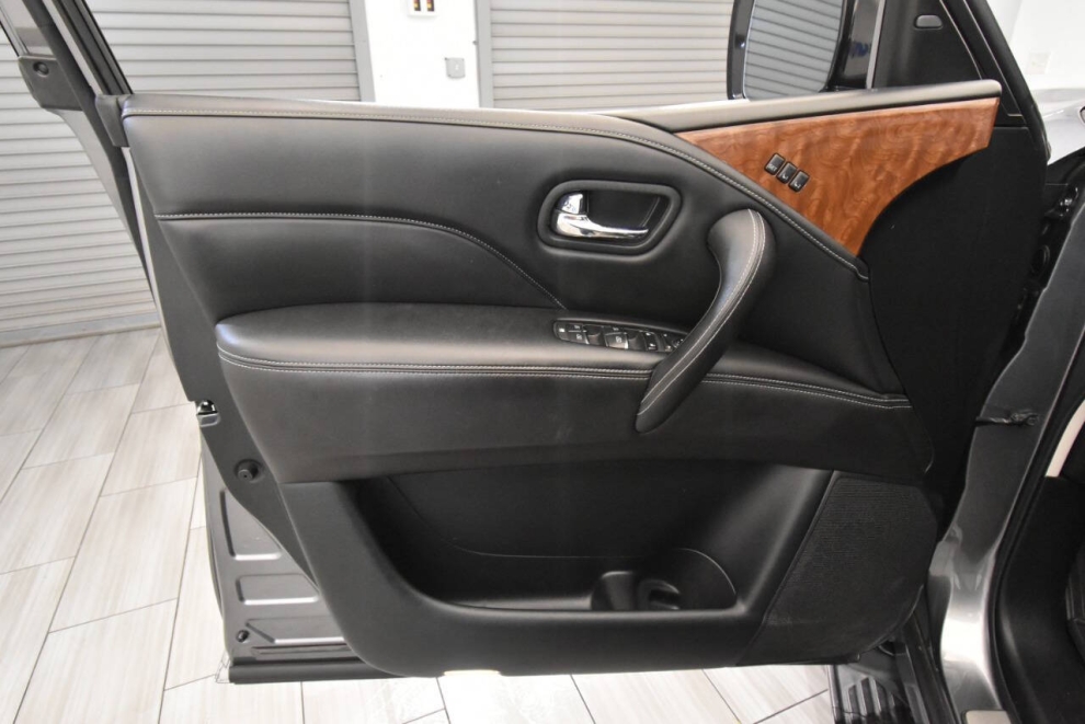 2018 Infiniti QX80 Base AWD 4dr SUV, Gris, Mileage: 91,485 - photo 12