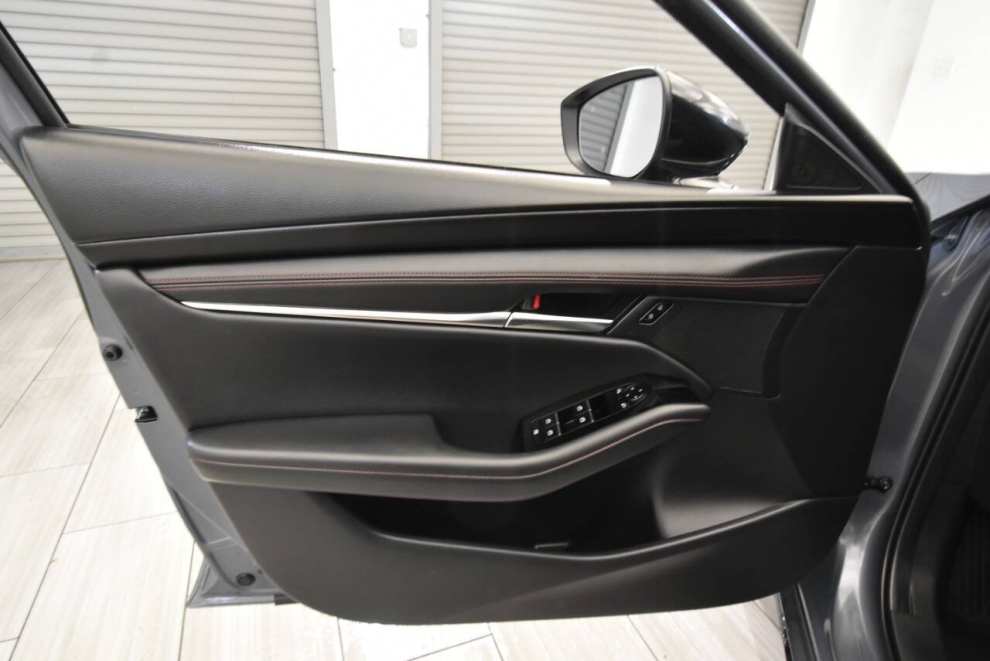 2025 Mazda Mazda3 Hatchback 2.5 S Carbon Edition AWD 4dr Hatchback, Gray, Mileage: 3,559 - photo 11